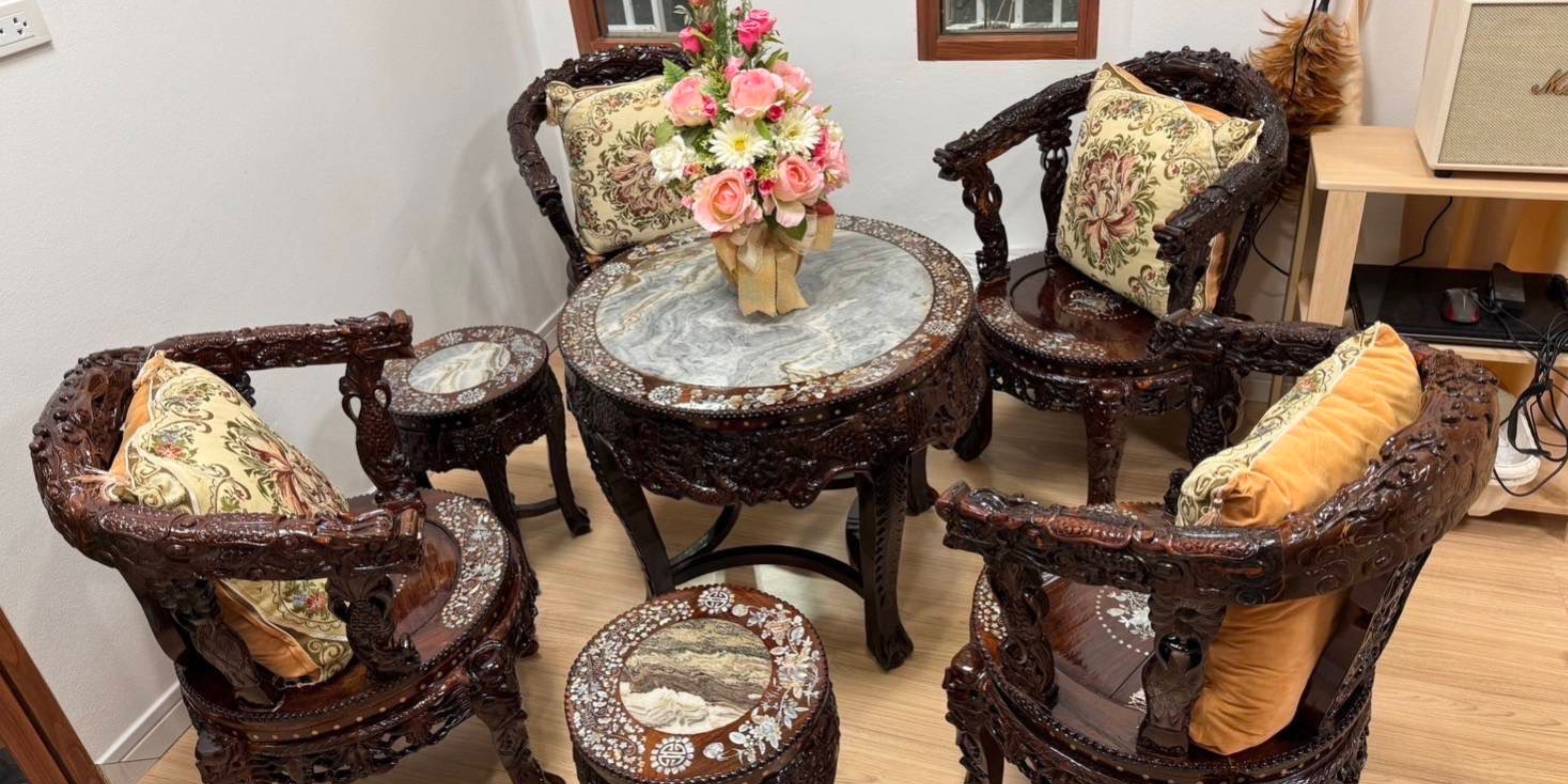 รับซื้อไม้สักเก่า เฟอร์นิเจอร์มือสองทุกชนิด